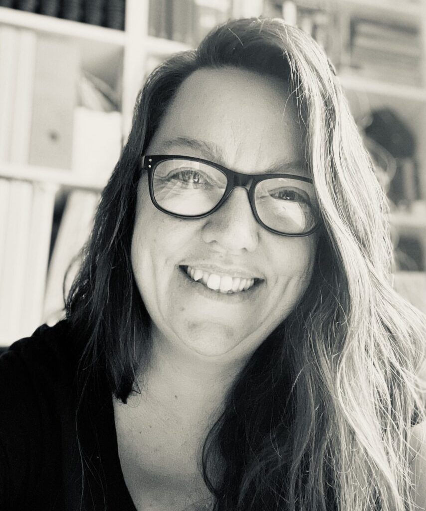 Helle Ingvardtsen. Temafest og mordmysterier